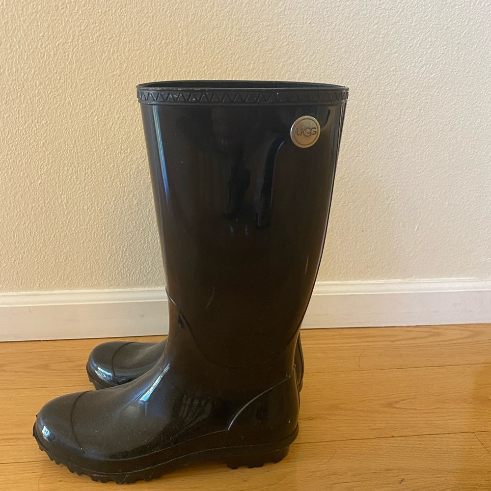 Black Ugg Rainboots. Size 7.